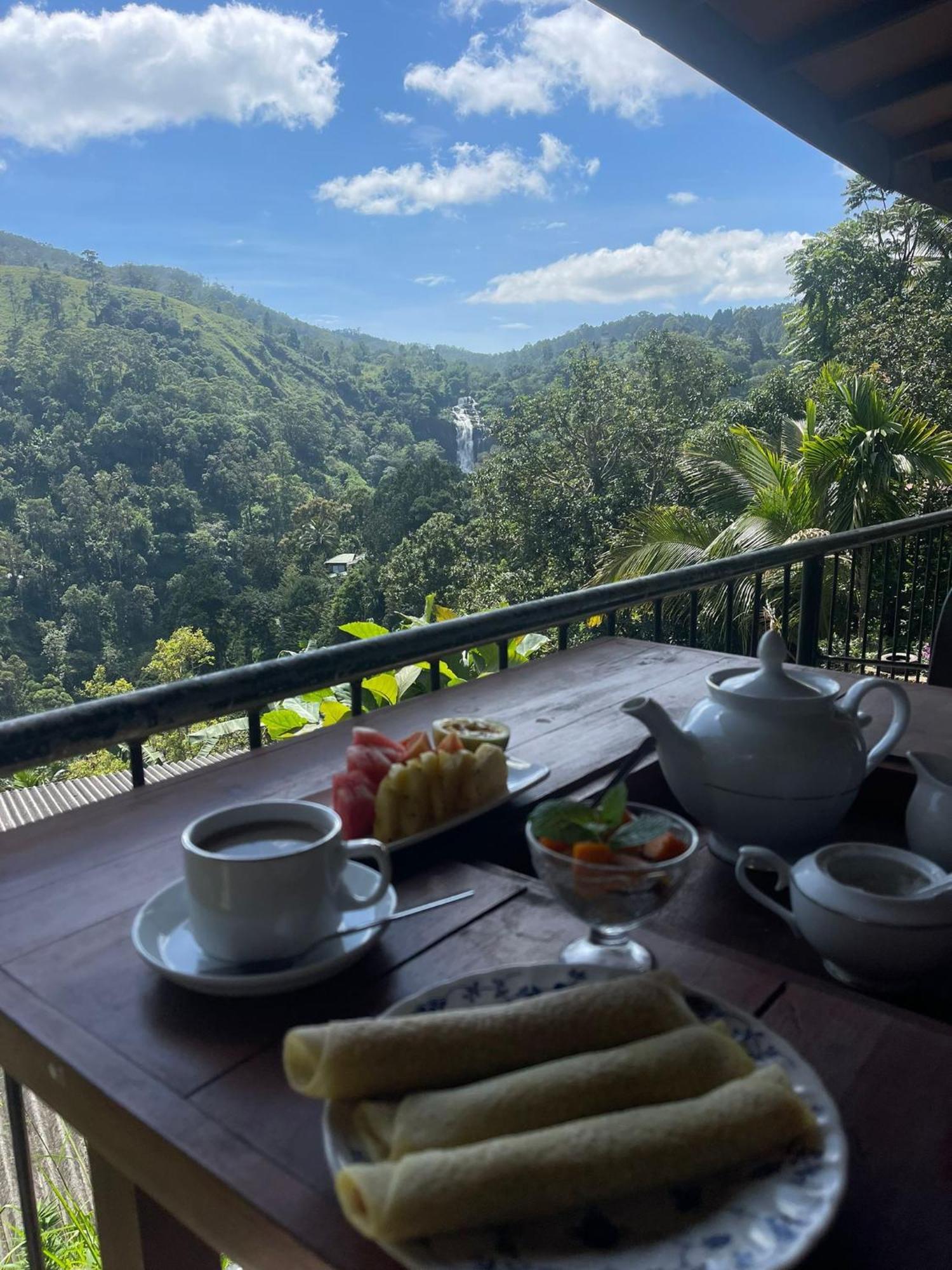 Divine View Homestay Ella Bagian luar foto