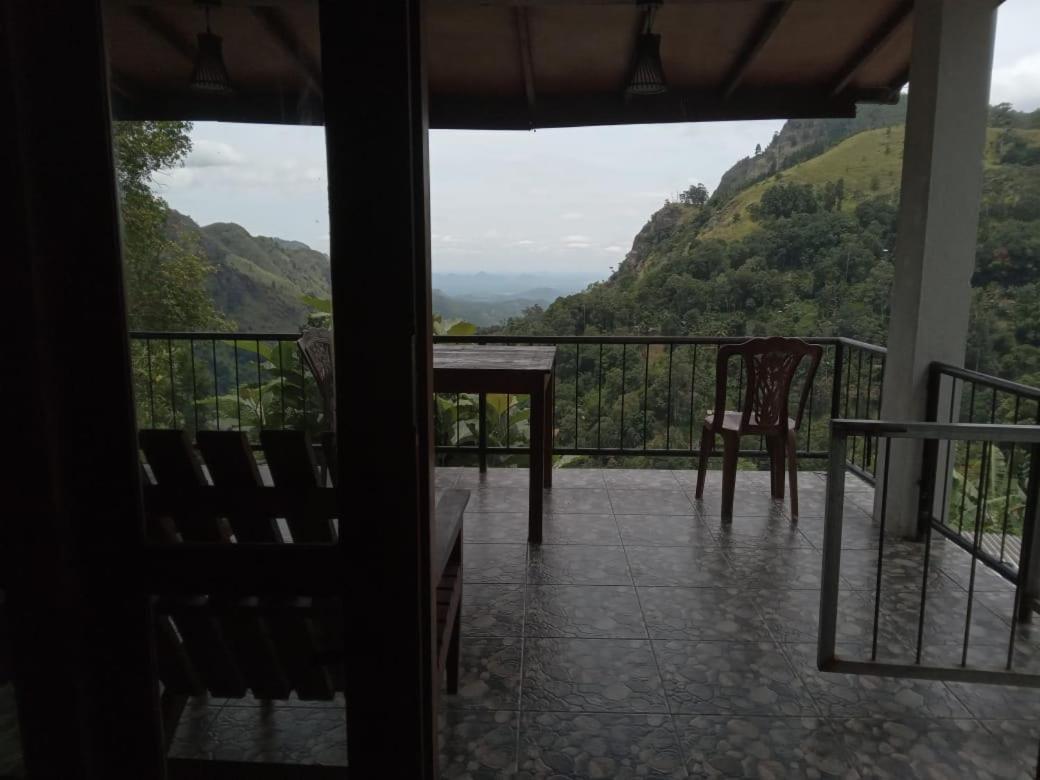 Divine View Homestay Ella Bagian luar foto